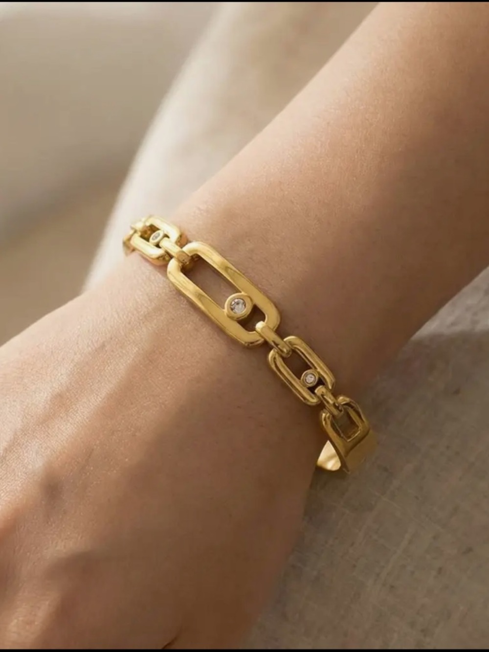 Chic Link Bracelet with Crystal Accents - Women